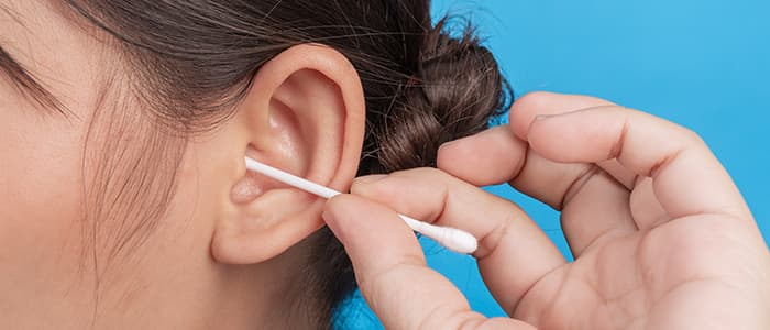 Ear blockage: causes and natural home remedies